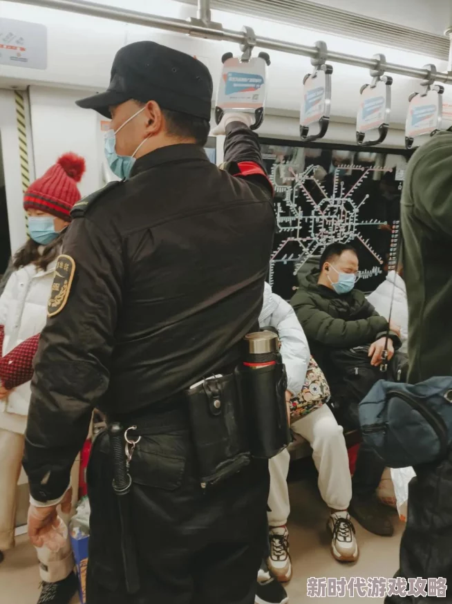 地铁逃生游戏中，哪款枪支配备有丰富且实用的配件装备？