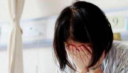 男男生子产乳高h，真是让人感到震惊，这样的设定太超现实了！