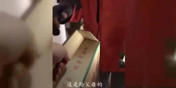 下面好紧…爽视频网友纷纷表示这个视频真是让人欲罢不能，画面刺激又真实，令人感受到强烈的快感和兴奋