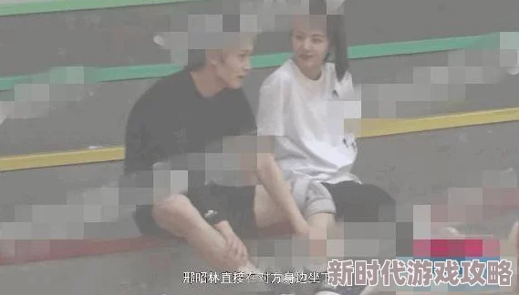 女生扒开腿让男生桶这是一种亲密行为的描述通常发生在情侣之间需要双方同意和尊重