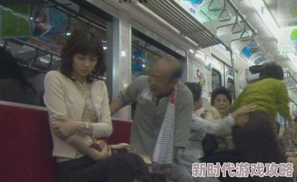 白蔷薇~痴汉电车乃梨子最近在东京街头举办了个人写真展览会