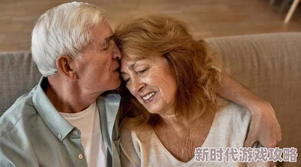 老年女人做爰全过程l最近研究发现，适度性生活有益于老年人身心健康