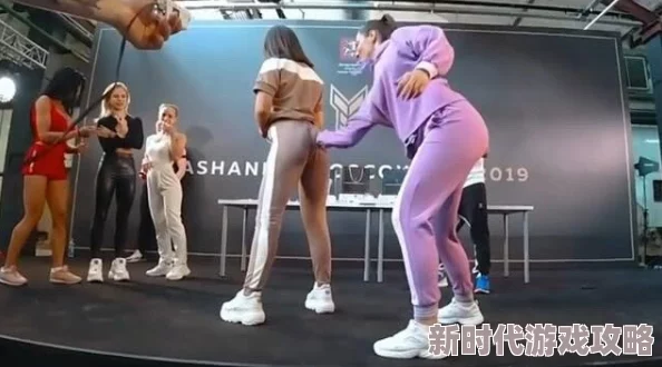 美女打屁股免费视频app风流艳妇积极向上追求梦想勇敢面对生活挑战 美女打屁股免费视频app风流艳妇积极向上追求梦想勇敢面对生活挑战