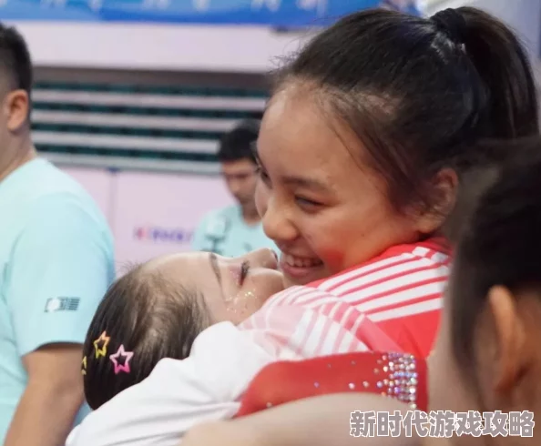 陪读装睡让他滑进去了她却突然醒来紧紧抱住了他