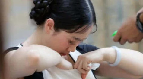 美女扒开胸罩让男生吃乳视频资源已更新至第5集新增多个精彩片段