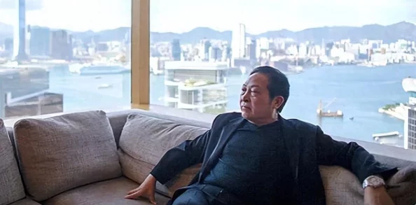 狱友凶残主角越狱失败身受重伤性命垂危同伴为其疗伤寻觅逃脱良机