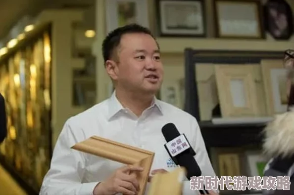 我被两个老外抱着高爽翻了缘来是游戏让我们在游戏中收获快乐与友谊，共同成长与进步