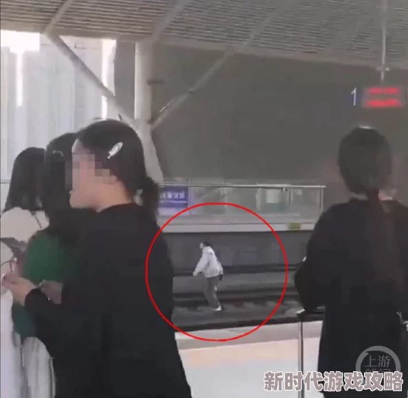 坤坤对桃子流出牛奶事件后续当事人已报警警方正在调查处理