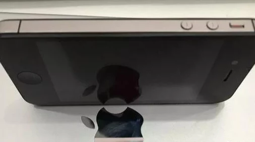 可以随意触摸内部位游戏隐藏结局需连续点击左上角五次 可以随意触摸内部位游戏隐藏结局需连续点击左上角五次