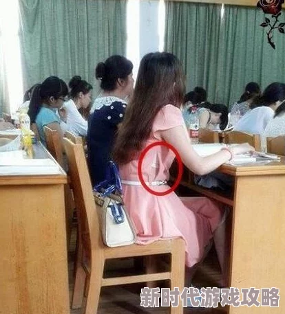 别揉我胸～嗯～啊在上课呢同桌的手越来越过分了老师好像也看到了