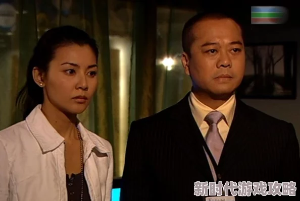 女警被绑被迫穿白丝女仆装听说幕后黑手竟是其暗恋已久的青梅竹马为博取芳心