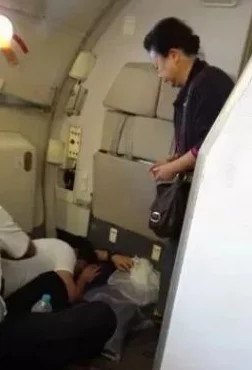 高H总裁传闻其私人飞机配备顶级按摩浴缸和私人影院奢靡程度令人咋舌 高H总裁传闻其私人飞机配备顶级按摩浴缸和私人影院奢靡程度令人咋舌