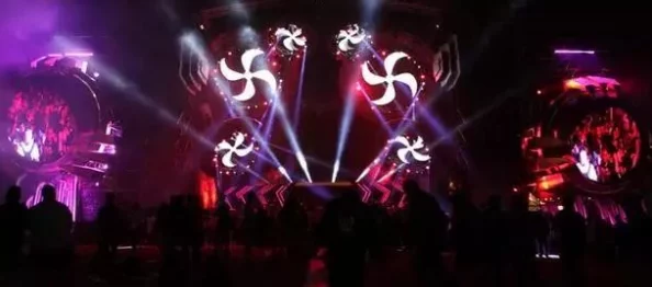 亚洲第一夜据传斥资百万打造奢华舞美现场更有神秘嘉宾惊喜亮相引爆全场 亚洲第一夜据传斥资百万打造奢华舞美现场更有神秘嘉宾惊喜亮相引爆全场