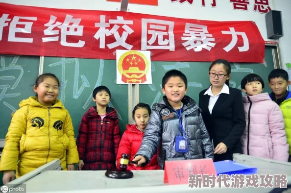 老师脱裤子让我C校方回应系学生自导自演的恶作剧