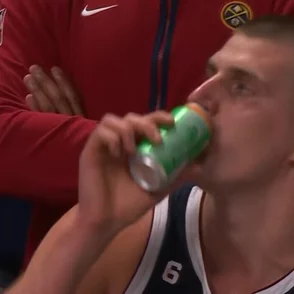 保健室的秘密h听说保健老师和篮球队长关系暧昧经常单独辅导