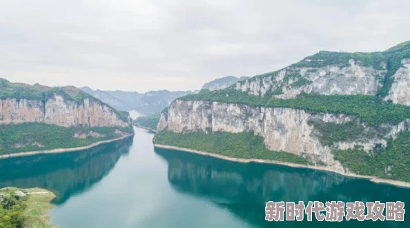 黄色日比片(原题:比基尼少女的夏天)摄影师:山田太郎拍摄地:冲绳海滩 黄色日比片(原题:比基尼少女的夏天)摄影师:山田太郎拍摄地:冲绳海滩