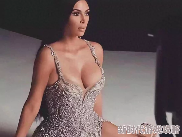 金卡戴珊裸乳照无打码原图据称已遭泄露网络疯传引发争议 金卡戴珊裸乳照无打码原图据称已遭泄露网络疯传引发争议