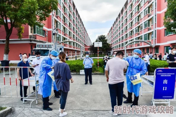 顶着孕肚做核酸检测的孕妇希望大家都能做好防护 顶着孕肚做核酸检测的孕妇希望大家都能做好防护