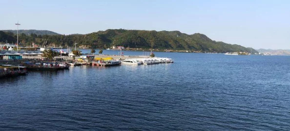 丹东综合图听说鸭绿江断桥边上的小贩最近生意火爆各种纪念品卖得飞快