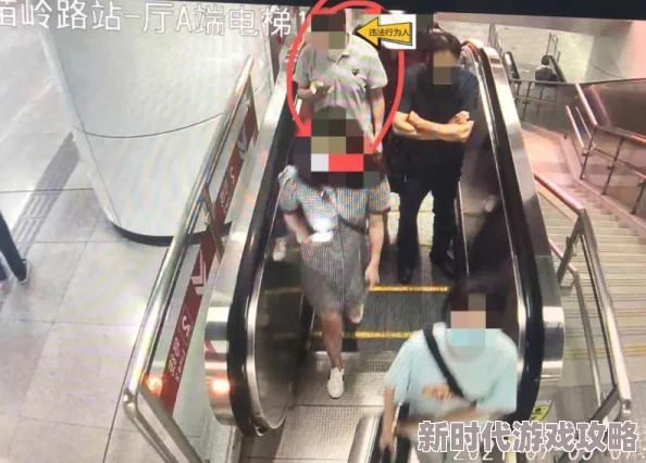 就是色原男子地铁偷拍女性裙底被曝光引发众怒 就是色原男子地铁偷拍女性裙底被曝光引发众怒