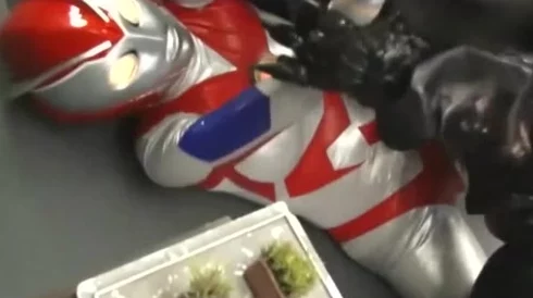 苍月女奥特曼未删减版视频画质模糊音效失真内容粗糙特效简陋