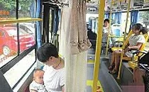 公车奶水公交车上哺乳引争议乘客看法不一 公车奶水公交车上哺乳引争议乘客看法不一