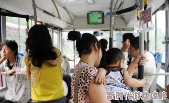 公车奶水公交车上哺乳引争议乘客看法不一 公车奶水公交车上哺乳引争议乘客看法不一