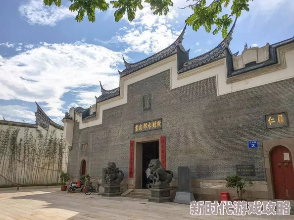 无尽长廊揭秘：历史建筑中隐藏的视觉奇观与未曝光设计秘密