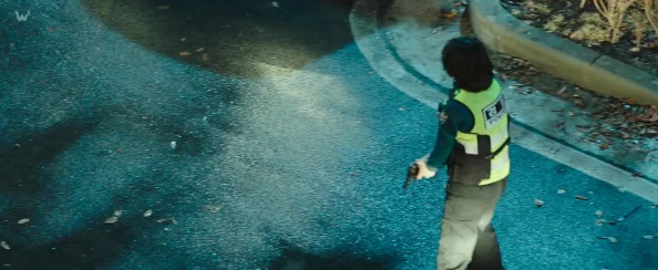 《以死亡行动》女警满血通关秘籍：重生僵尸世界，末日求生之路全面攻略