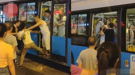 公车臀部摩擦挣扎进入：近日，一段引发热议的视频在社交媒体上广泛传播，网友们对此事件的看法各异，引发了关于公共交通安全和个人空间的讨论