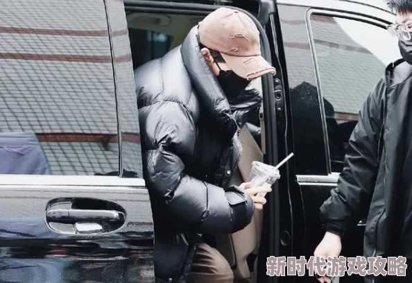 国产 - 911爆料-吃瓜网 汇集八卦黑料热点揭秘，深度分析娱乐圈内幕与明星私生活的真相与误区