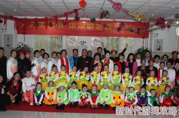 三个大学生慰问敬老院的活动目的：传递关爱与温暖，弘扬尊老敬老的社会风尚，共建和谐社区环境