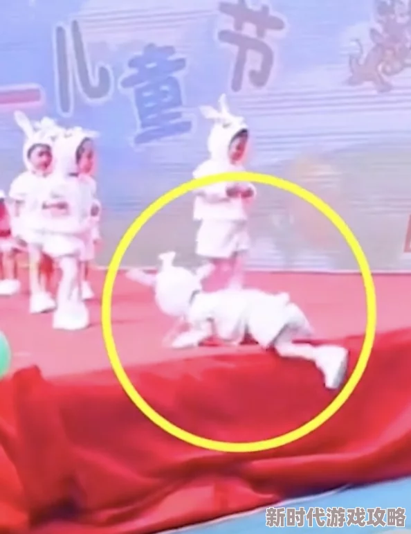 两个小孩在床上吃钢筋：儿童意外伤害的风险与家庭安全的重要性，以及如何预防类似事件的发生