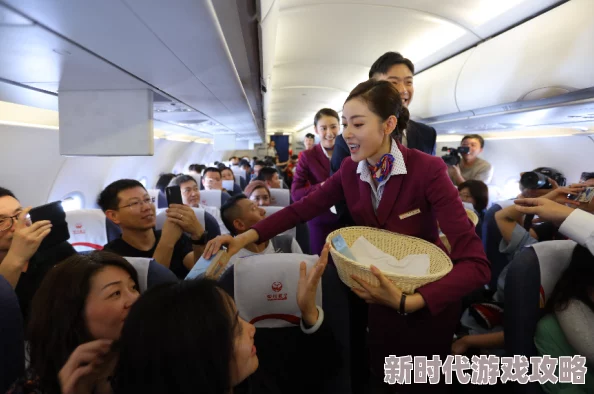 空姐中出:乘客意外目击空姐与机长亲密互动,现场气氛引发热议,网友纷纷讨论背后故事和职业道德问题 空姐中出:乘客意外目击空姐与机长亲密互动,现场气氛引发热议,网友纷纷讨论背后故事和职业道德问题