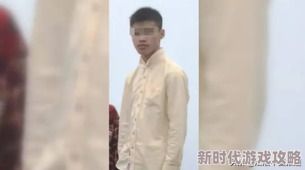 上课被同桌强行摸下面小黄文，令人震惊的校园暴力事件引发广泛关注与讨论！