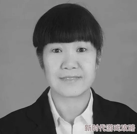 海角社区老太婆BBW：她的生活故事引发了邻里间的热议，大家纷纷分享自己的经历与感受