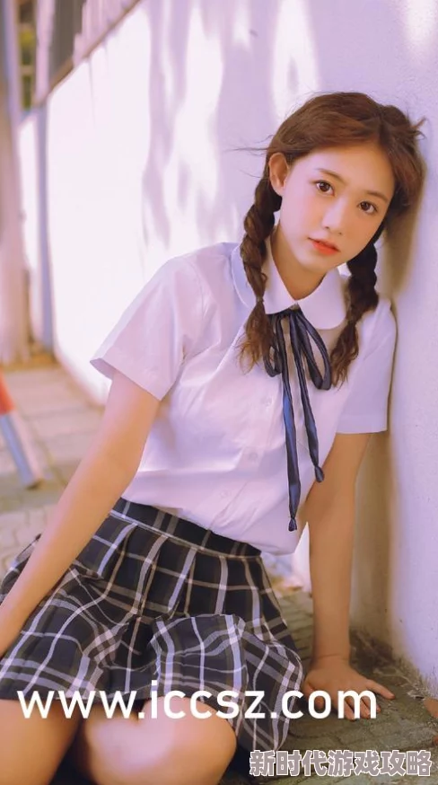17c吃瓜网黑料爆料丝袜美女，令人惊讶的背后故事引发网友热议与讨论，真相究竟如何？
