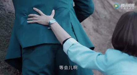美女扒下内裤让男人桶免费视频,近日在社交平台引发热议,网友们纷纷讨论其背后的社会现象与影响 美女扒下内裤让男人桶免费视频,近日在社交平台引发热议,网友们纷纷讨论其背后的社会现象与影响