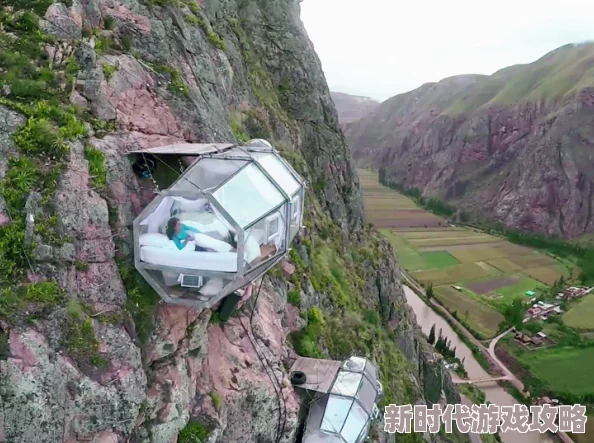 崖っぷち旅馆像素：新动态揭示独特的住宿体验与周边自然风光的完美结合，吸引更多游客前来探访
