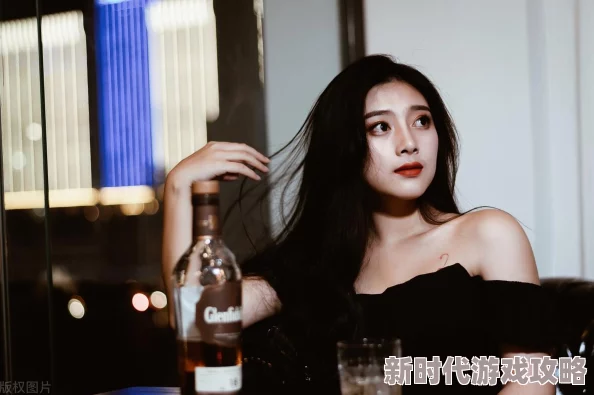 被三个老头疯狂泄欲的小说:最新动态揭示了故事情节的发展和角色之间复杂的关系,引发读者热议与讨论 被三个老头疯狂泄欲的小说:最新动态揭示了故事情节的发展和角色之间复杂的关系,引发读者热议与讨论