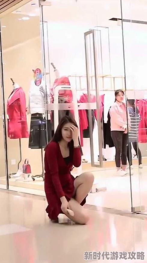 近距离厕拍商场美人,惊现神秘女子引发围观,网友热议背后故事! 近距离厕拍商场美人,惊现神秘女子引发围观,网友热议背后故事!