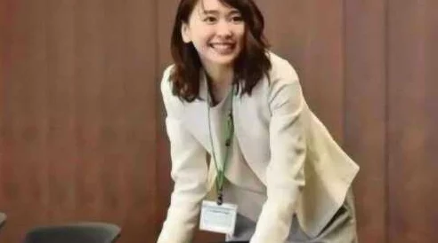 日本美女被，最新动态：事件引发广泛关注，网友热议背后真相与社会影响
