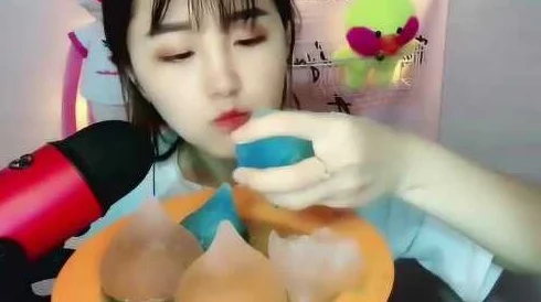 美女插跳蛋视频叫爽，网友热议其内容引发广泛关注，相关讨论持续升温，成为社交平台热门话题