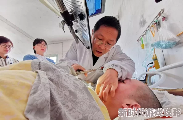 边摸边吃奶视频：最新动态揭示了该视频在社交媒体上的热度持续上升，引发了广泛讨论与关注