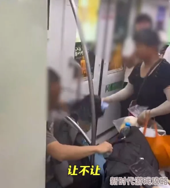 虐乳吊乳绑乳抽打引发网友热议，许多人对这种极端行为表示反感，认为应尊重个人的身体和心理界限