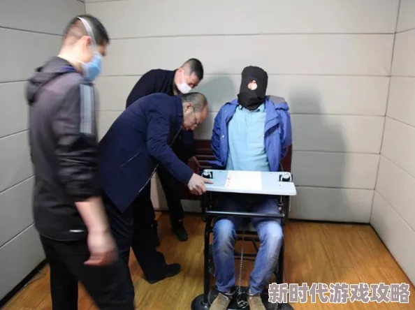 强行扒开女同学双腿蹂躏，警方已介入调查，涉事男子被拘留，受害者正在接受心理辅导与法律支持