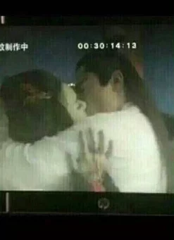 激吻亲胸抹胸视频引发热议，网友纷纷讨论其对社会风气的影响与个人隐私权的保护问题