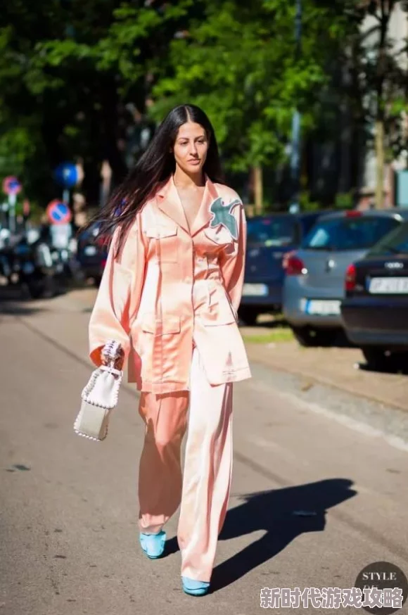 色小妹综合：最新动态汇总，涵盖时尚潮流、生活方式及社交热点，带你了解当下最受欢迎的趋势与话题