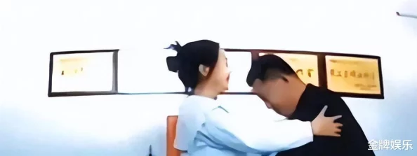 夫妻午夜视频：最新动态曝光，网友热议其背后的故事与影响，引发广泛关注与讨论