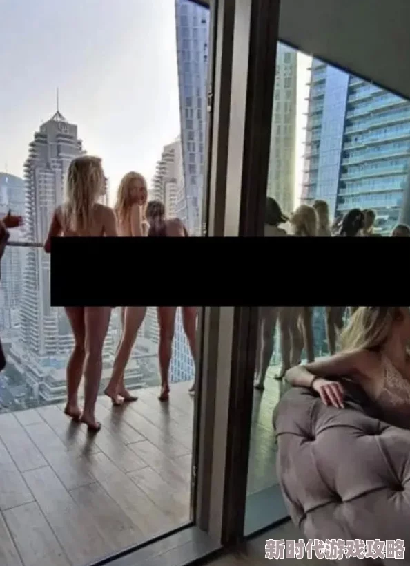 美女全身裸照引发热议，网友纷纷讨论其艺术价值与社会影响，相关话题在社交媒体上持续升温